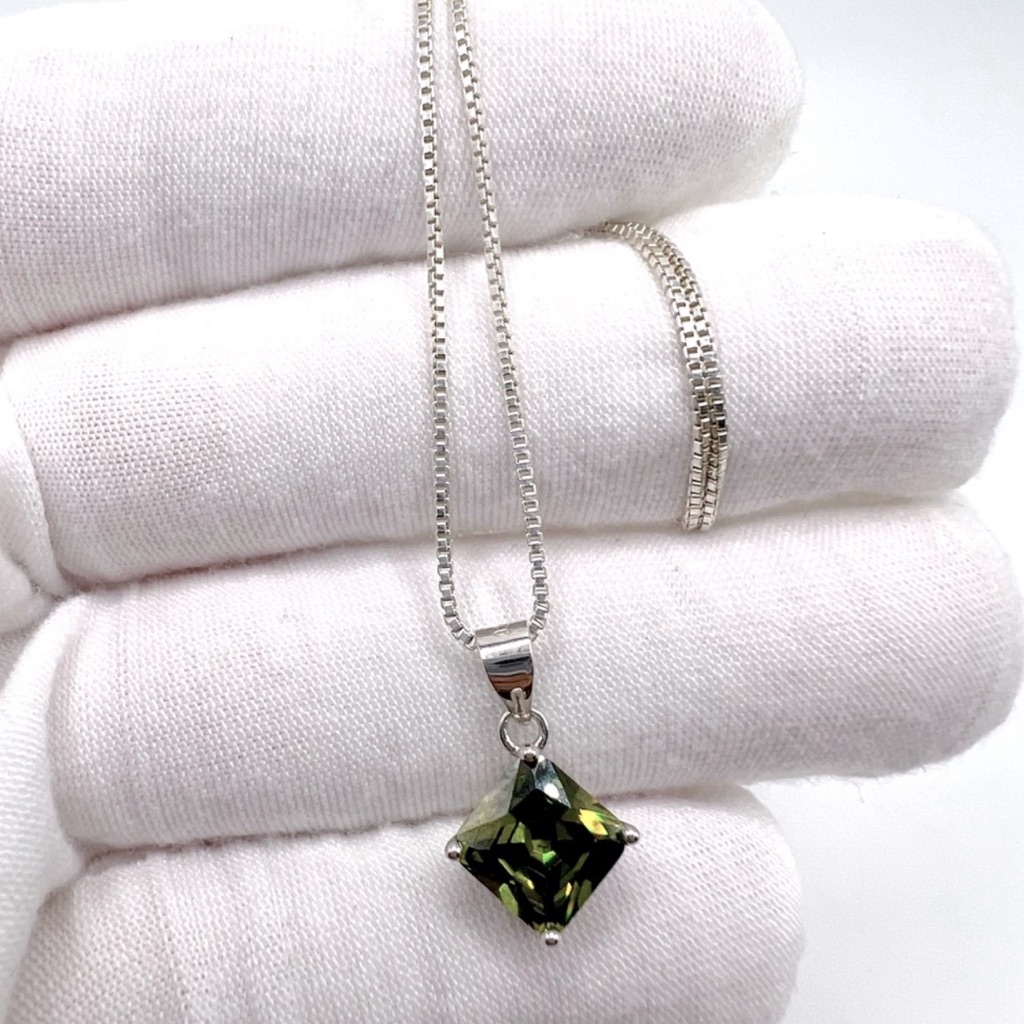 .925 Sterling Silver Peridot Cz Necklace